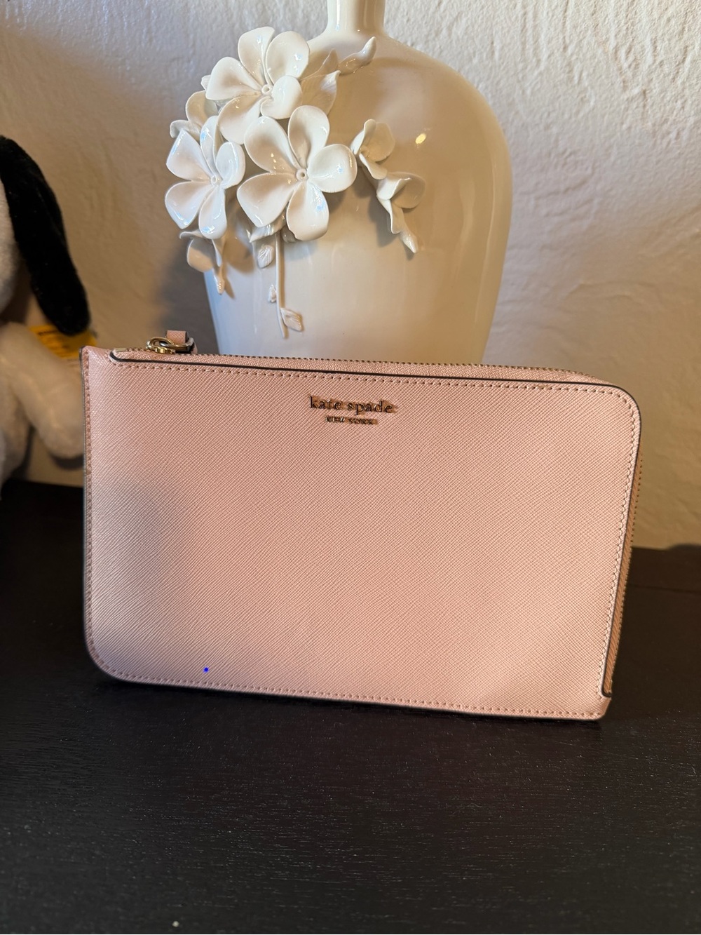 EUC Kate Spade NY Safiano Leather Light Crepe Cameron (650) Wristlet - Picture 2 of 9